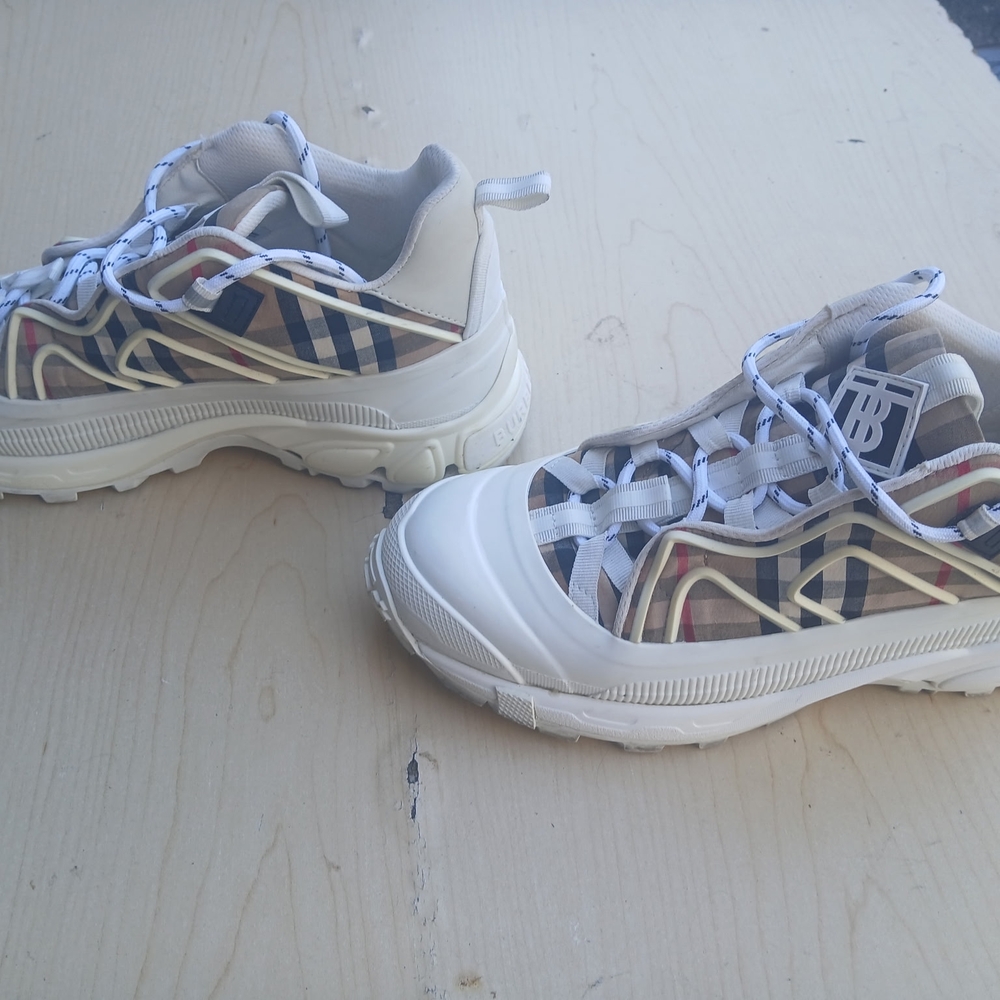 Burberry White and Tan Plaid Sneakers